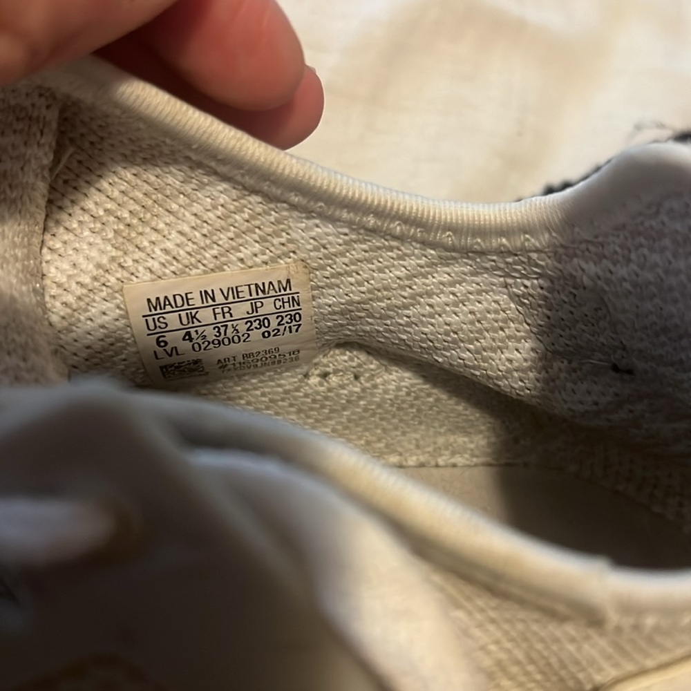 Adidas - Picture 4 of 4